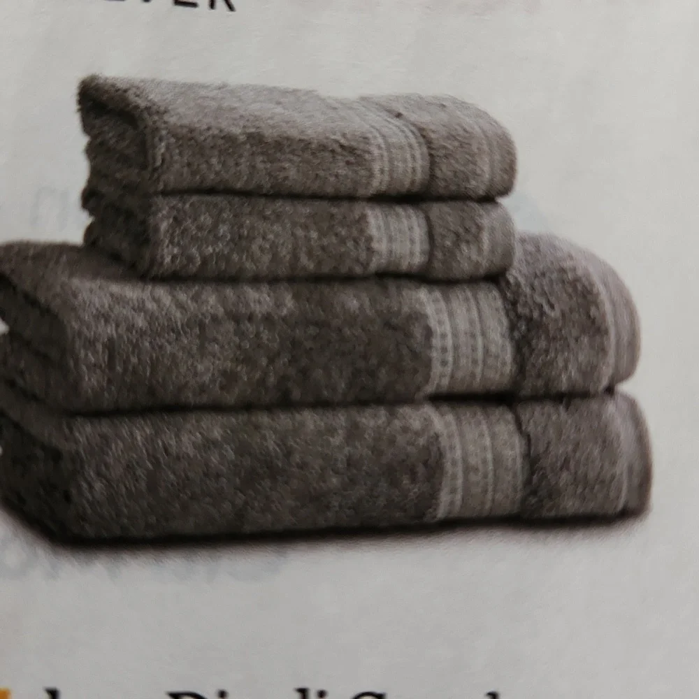 Purely Indulgent bath towels 30”X58” Gunmetal Gray Oeko-Tex NWT QUANTITY 2 Each